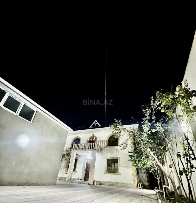 Satılır 5 otaqlı həyət evi 400 m²