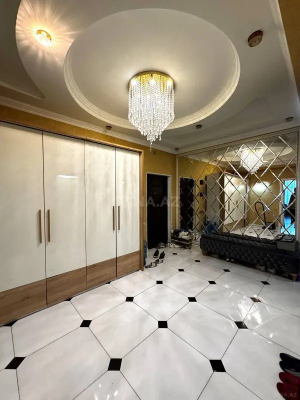 Satılır 3 otaqlı mənzil 105 m²