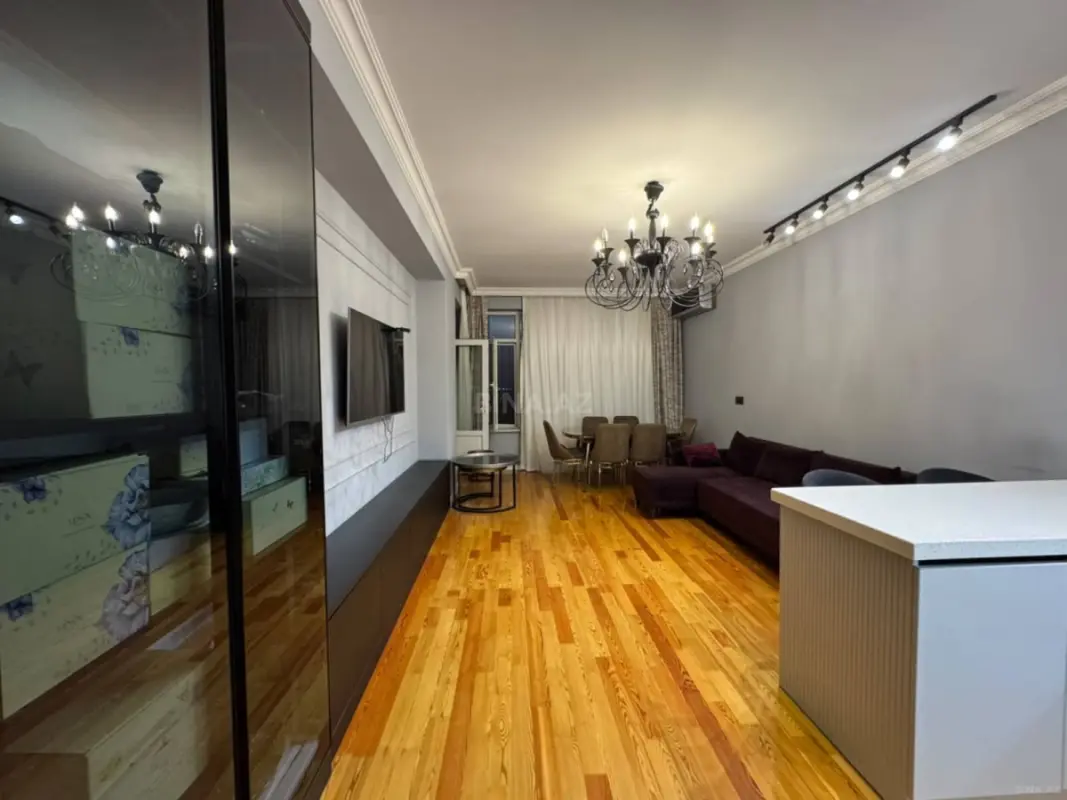 Satılır 3 otaqlı mənzil 106 m²