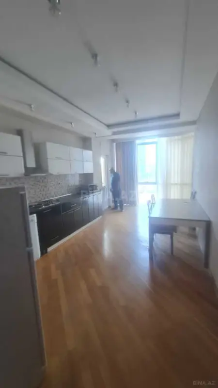 Kirayə verilir 2 otaqlı mənzil 120 m²