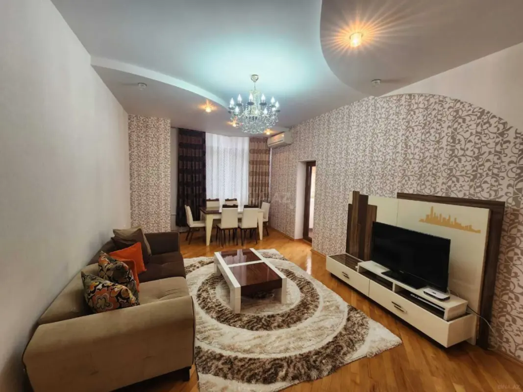 Kirayə verilir 3 otaqlı mənzil 120 m²
