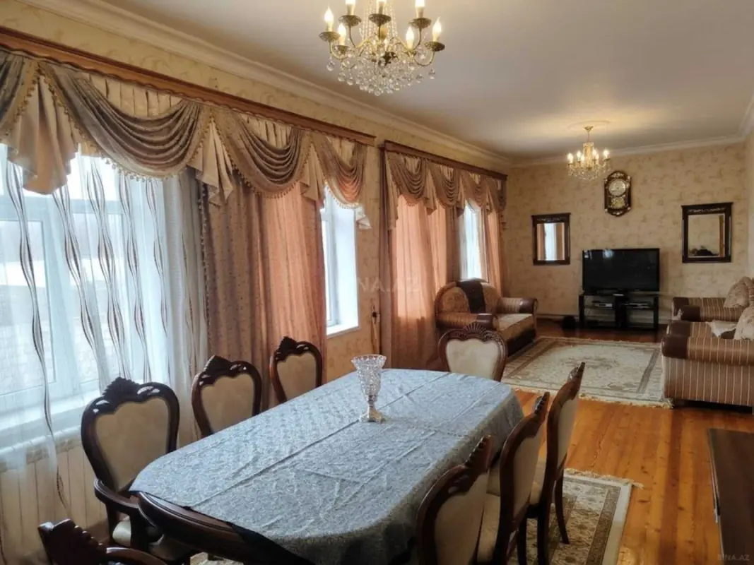 Satılır 8 otaqlı həyət evi 360 m²