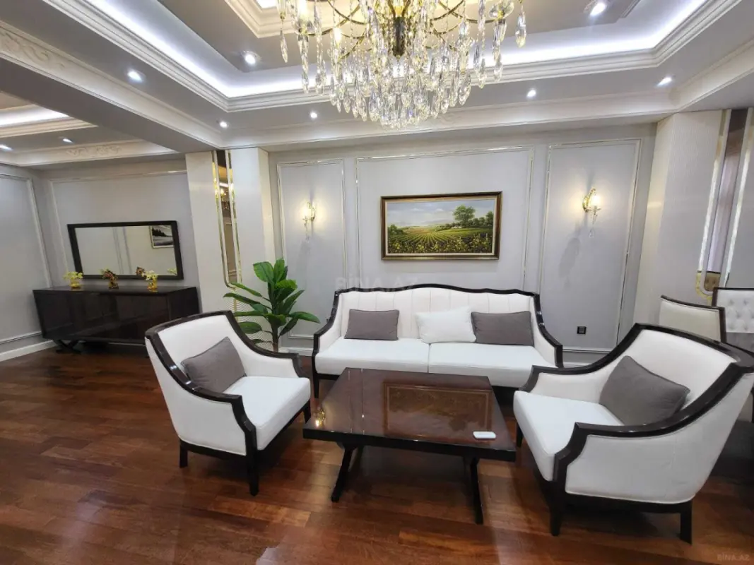 Satılır 4 otaqlı mənzil 174 m²