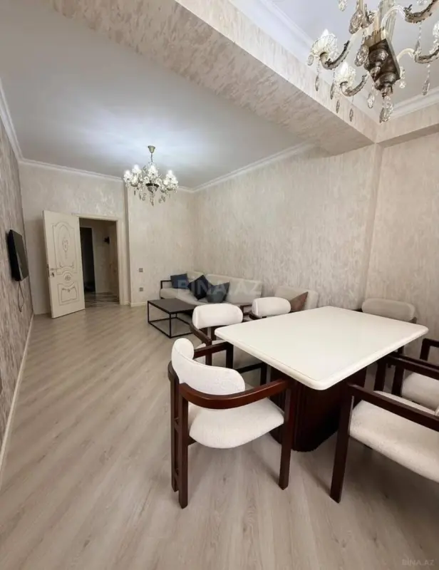 Kirayə verilir 2 otaqlı mənzil 85 m²