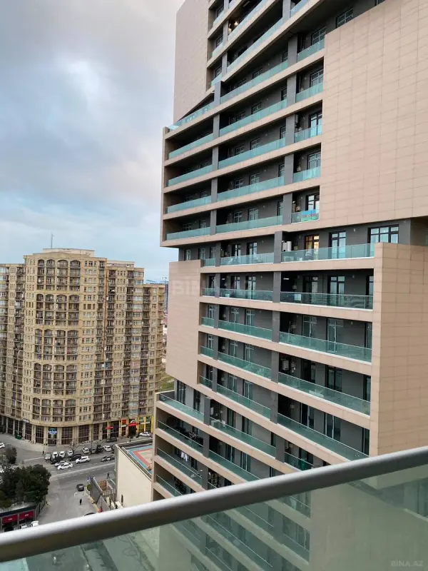Kirayə verilir 2 otaqlı mənzil 105 m²