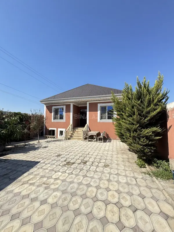 Satılır 4 otaqlı həyət evi 100 m²