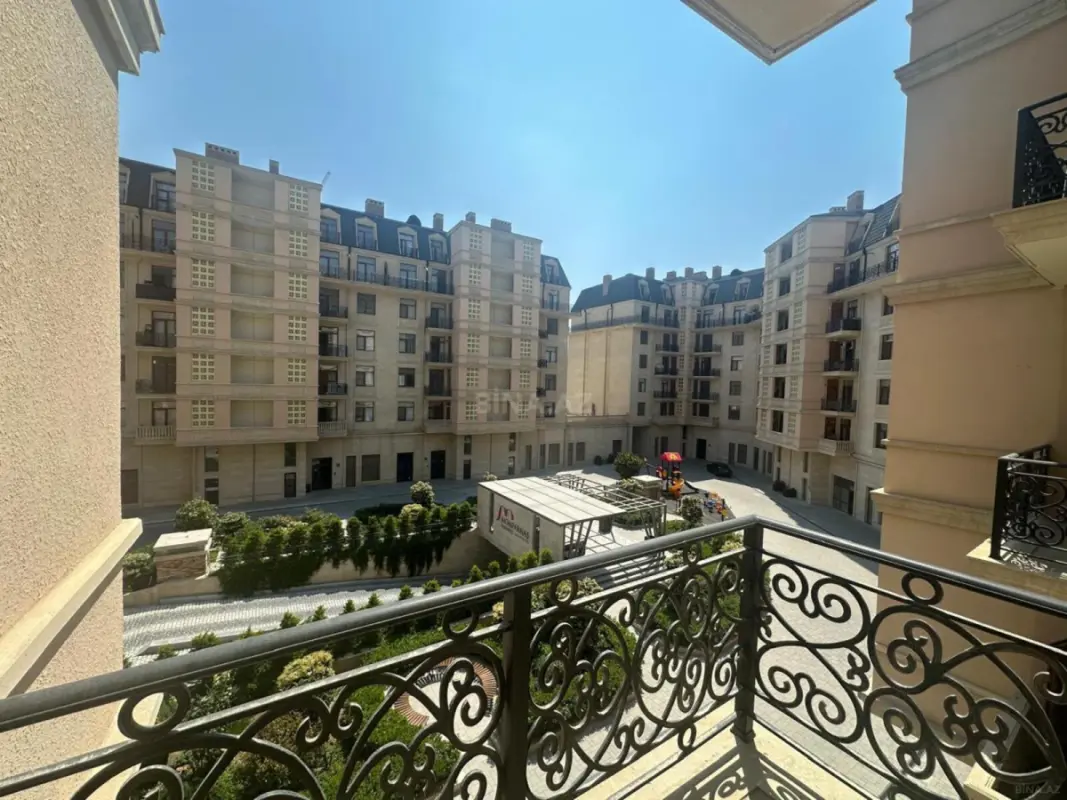 Kirayə verilir 2 otaqlı mənzil 96 m²