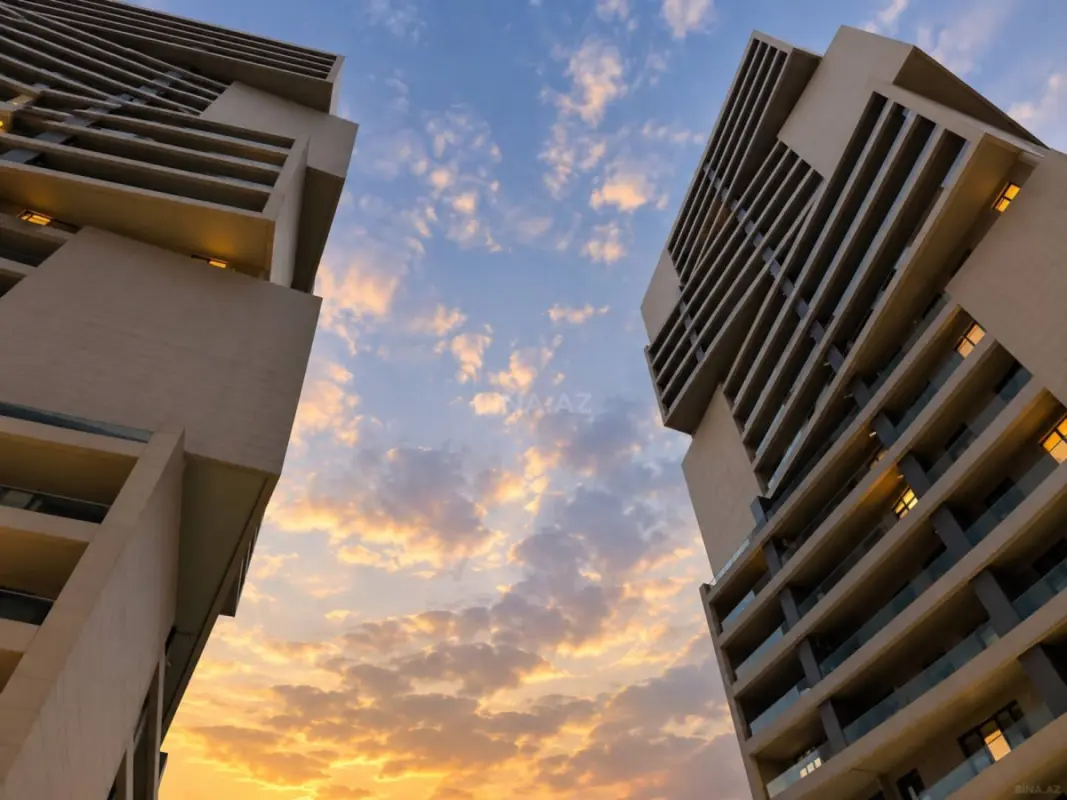 Satılır 3 otaqlı mənzil 145 m²
