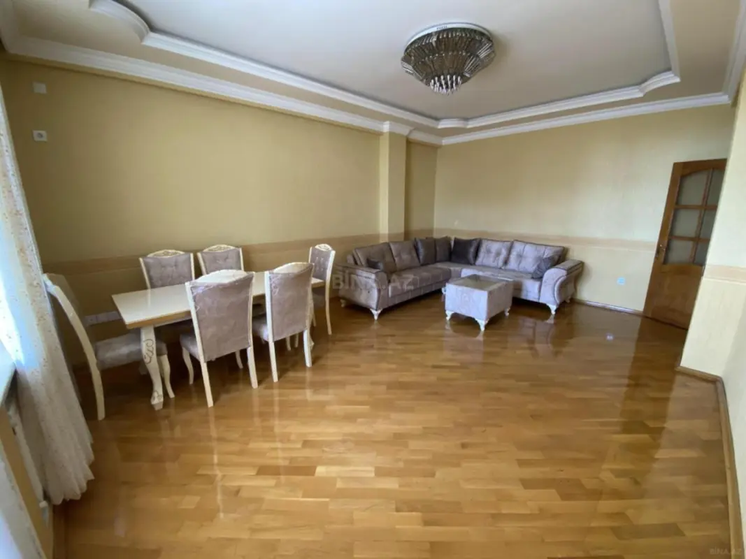Satılır 3 otaqlı mənzil 146 m²