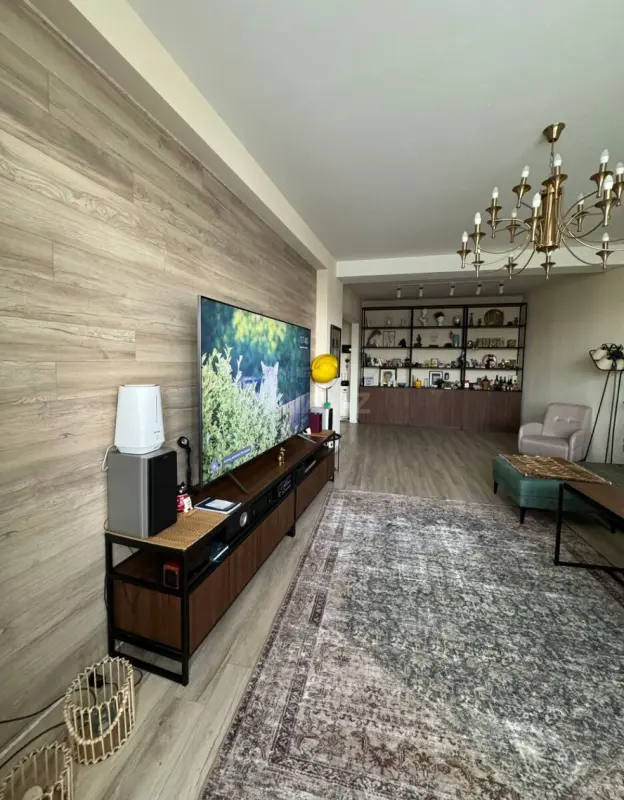 Kirayə verilir 2 otaqlı mənzil 102 m²