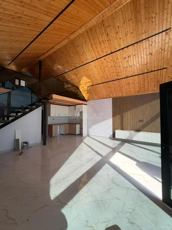 Satılır 12 otaqlı həyət evi 600 m²