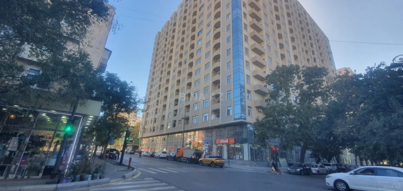 Satılır 3 otaqlı mənzil 138 m²