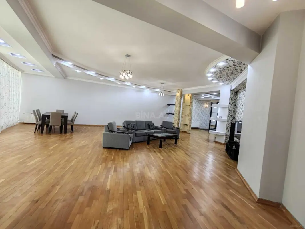 Kirayə verilir 4 otaqlı mənzil 240 m²