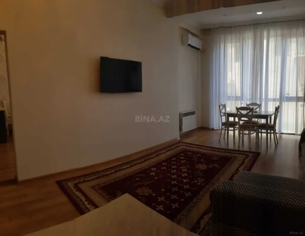 Kirayə verilir 2 otaqlı mənzil 75 m²