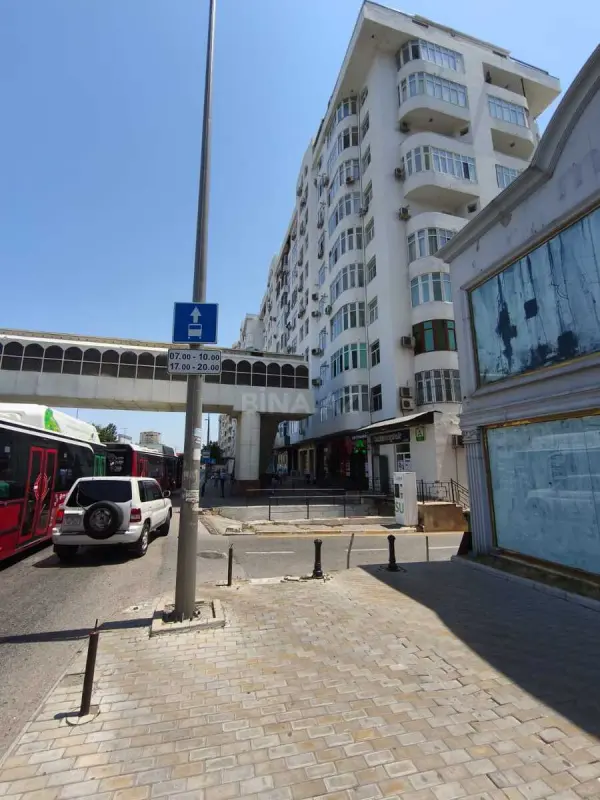 Kirayə verilir 4 otaqlı mənzil 175 m²