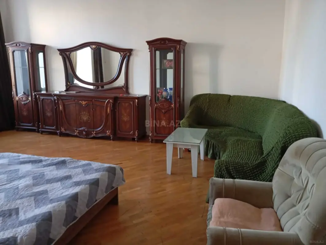 Kirayə verilir 2 otaqlı mənzil 90 m²