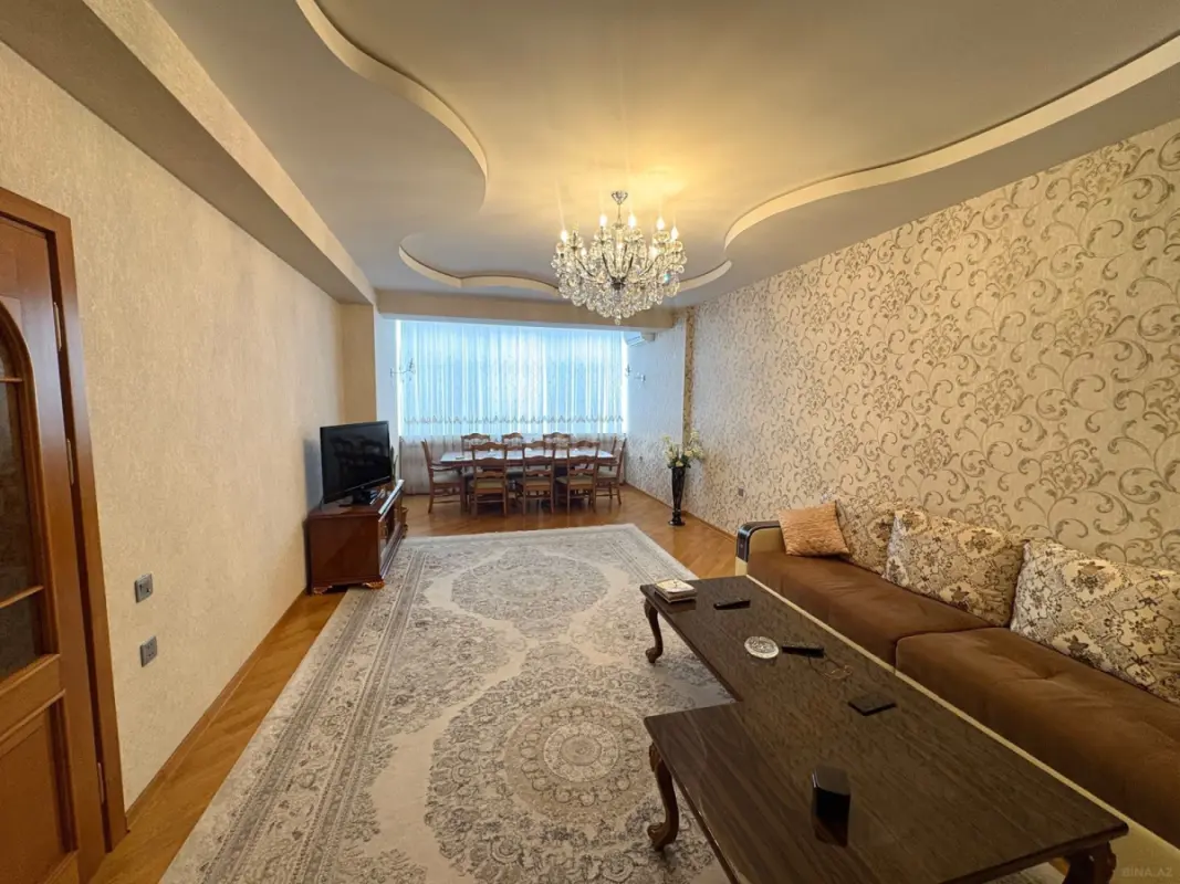 Satılır 3 otaqlı mənzil 125 m²