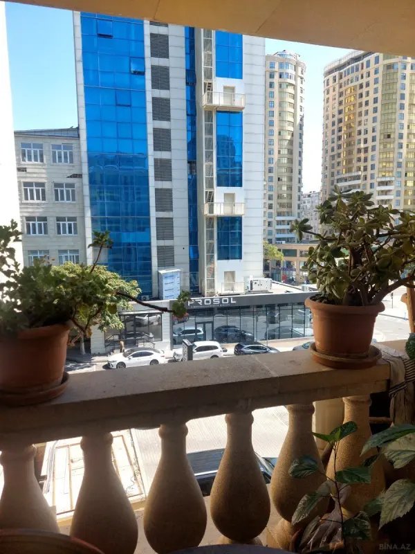 Satılır 2 otaqlı mənzil 62 m²