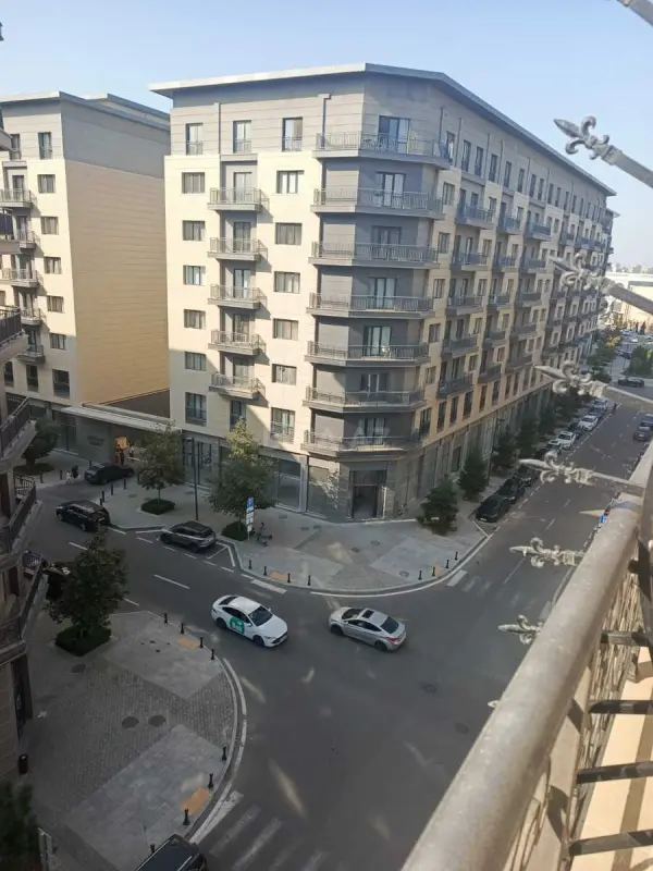 Satılır 2 otaqlı mənzil 114 m²