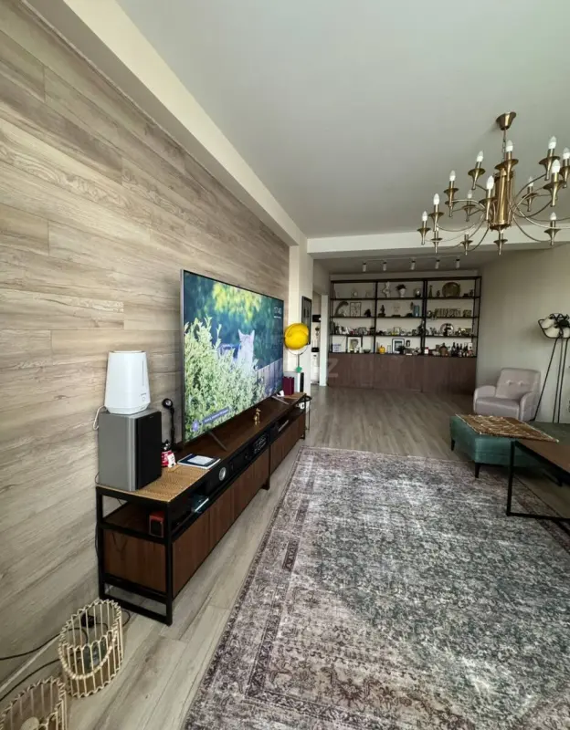 Kirayə verilir 2 otaqlı mənzil 102 m²