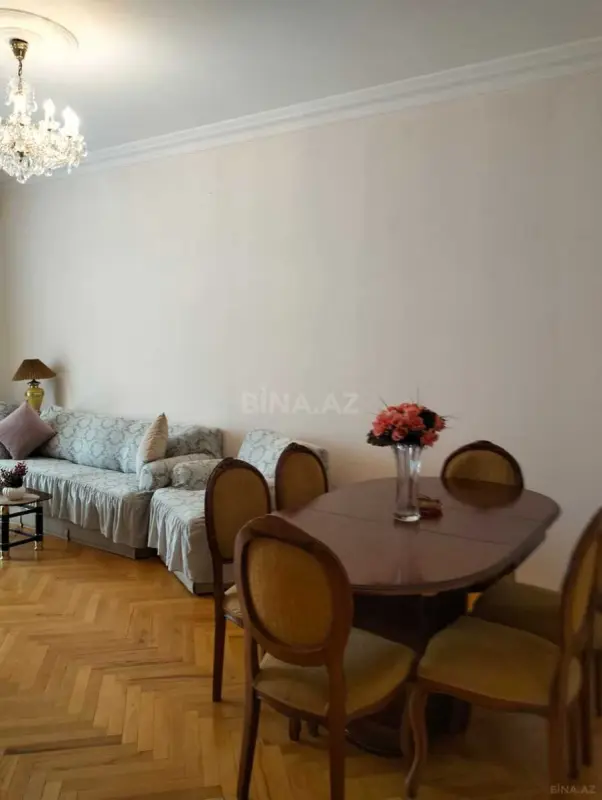 Kirayə verilir 2 otaqlı mənzil 82 m²