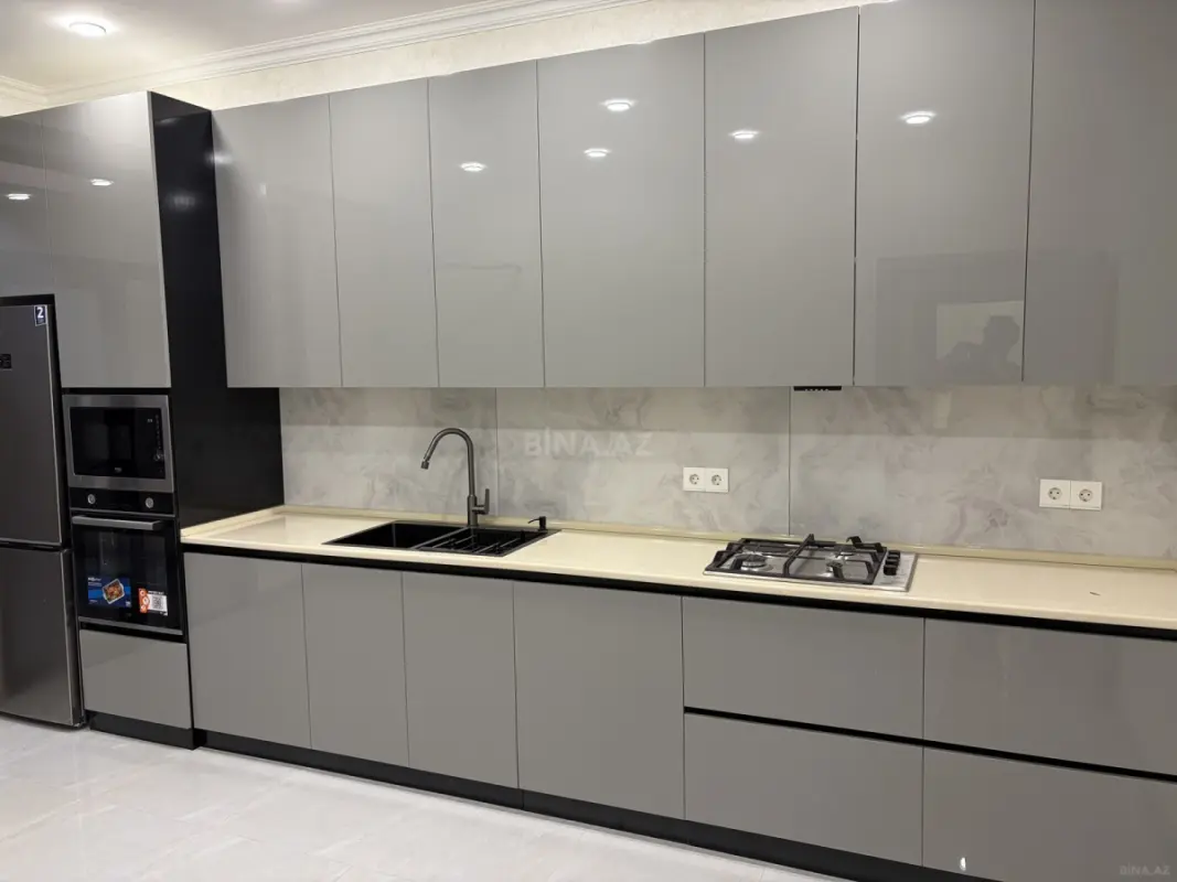 Kirayə verilir 2 otaqlı mənzil 77 m²