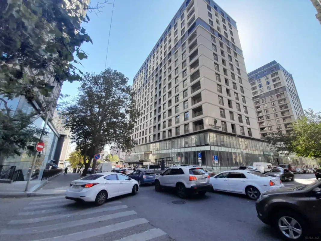 Satılır 3 otaqlı mənzil 110 m²