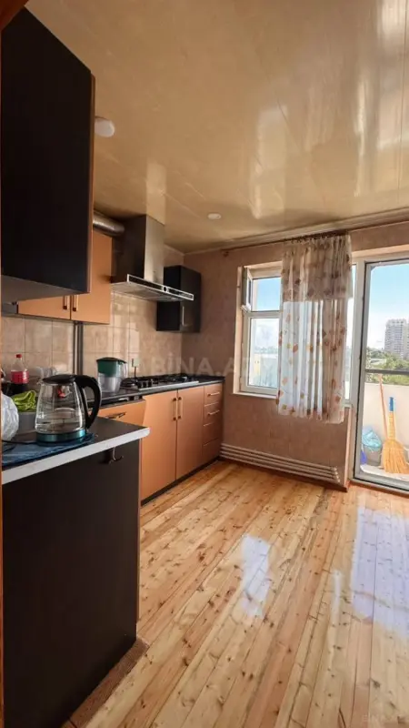 Kirayə verilir 4 otaqlı mənzil 100 m²