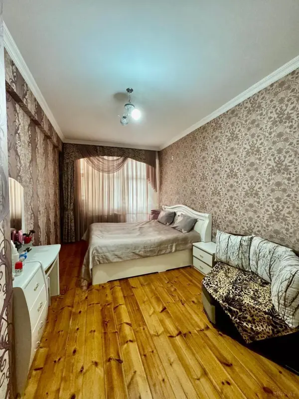 Satılır 3 otaqlı mənzil 115 m²