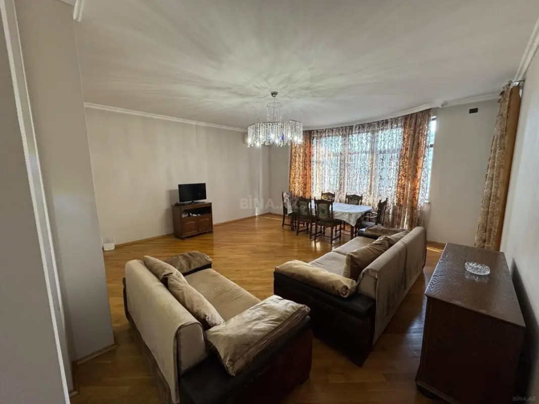 Kirayə verilir 3 otaqlı mənzil 150 m²