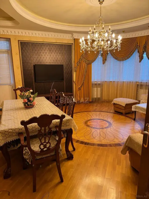 Kirayə verilir 3 otaqlı mənzil 150 m²