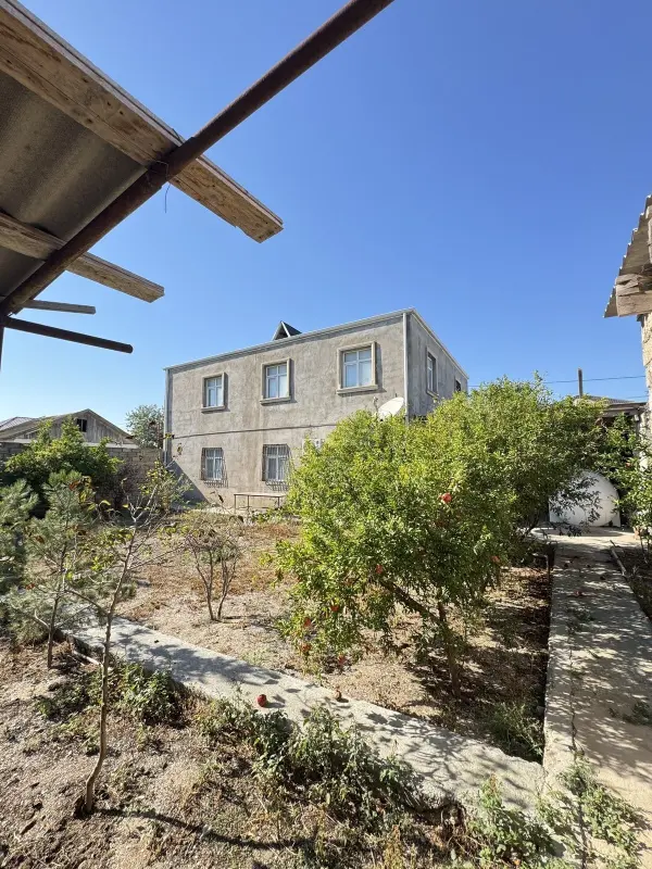 Satılır 7 otaqlı həyət evi 260 m²
