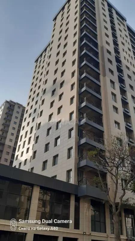 Satılır 3 otaqlı mənzil 158 m²