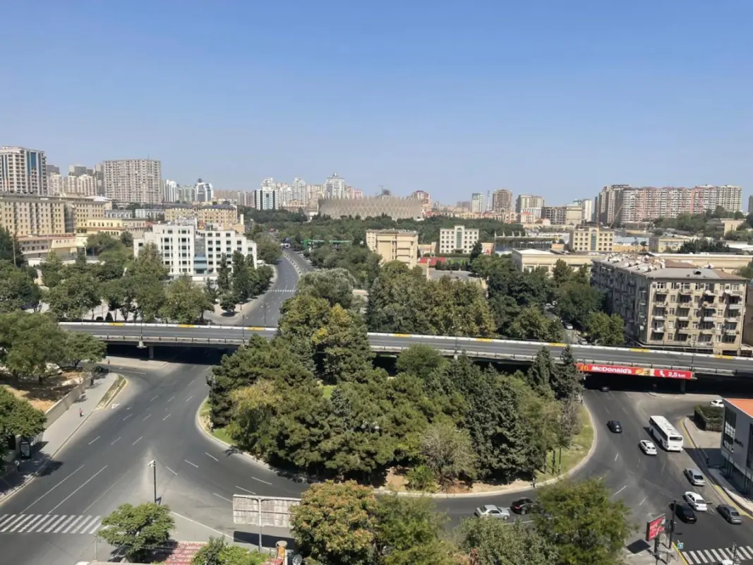 Satılır 3 otaqlı mənzil 101 m²