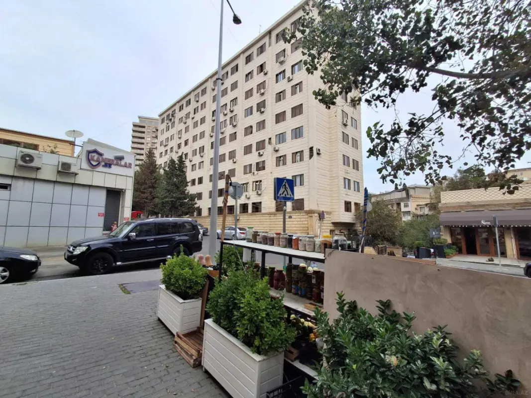 Satılır obyekt 65 m²