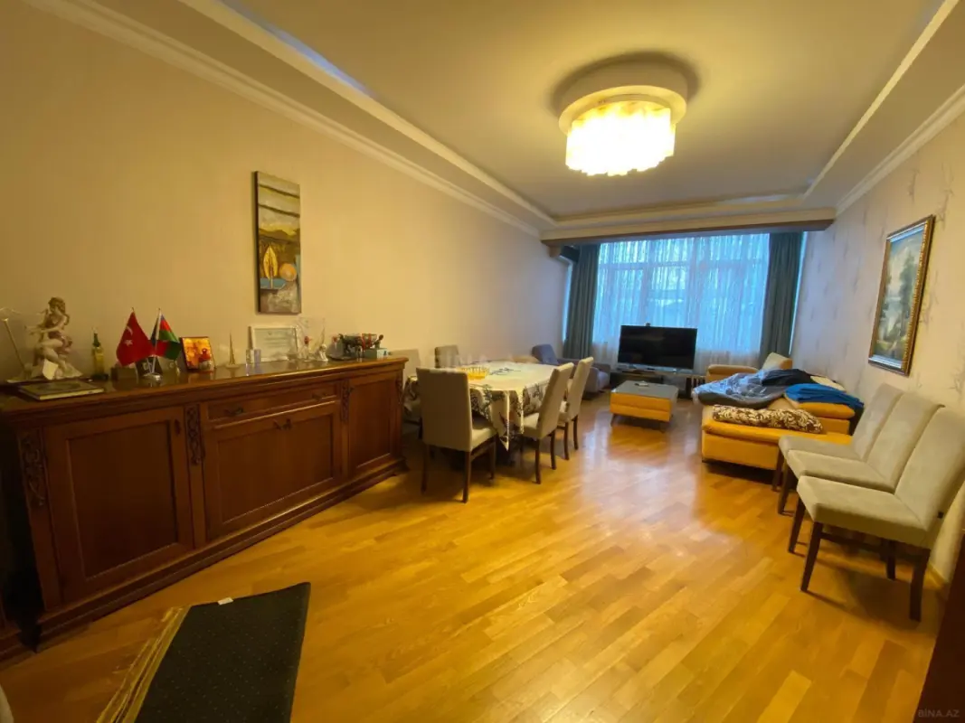 Satılır 3 otaqlı mənzil 130 m²