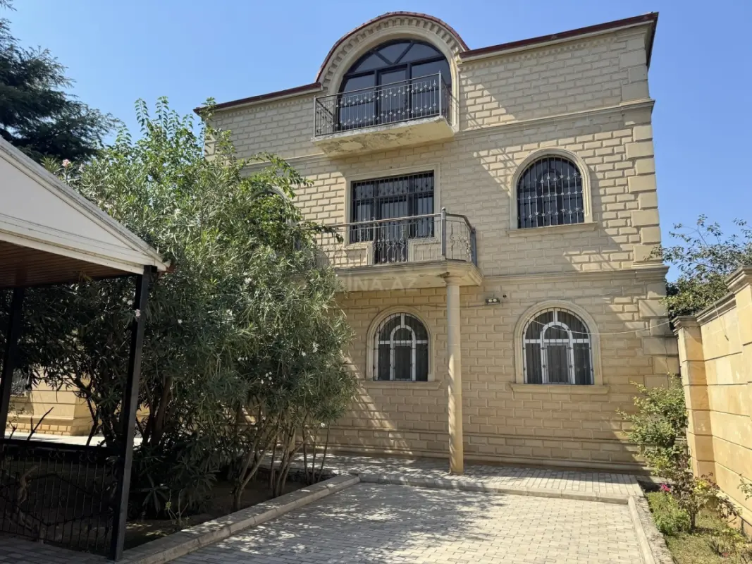 Satılır 5 otaqlı həyət evi 313 m²