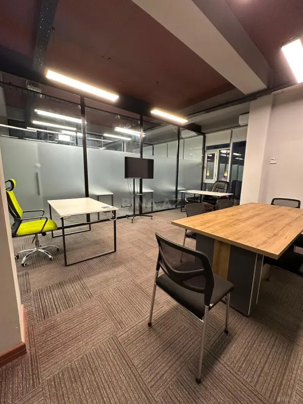 Kirayə verilir 1 otaqlı ofis 30 m²