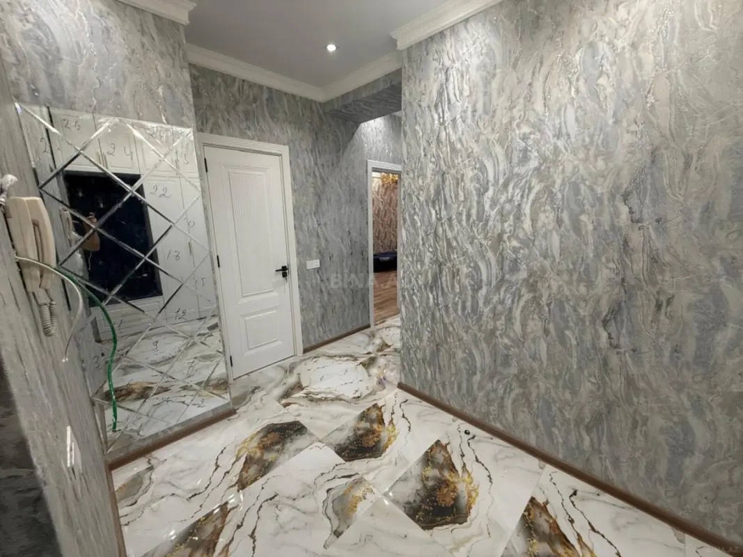 Satılır 2 otaqlı mənzil 70 m²