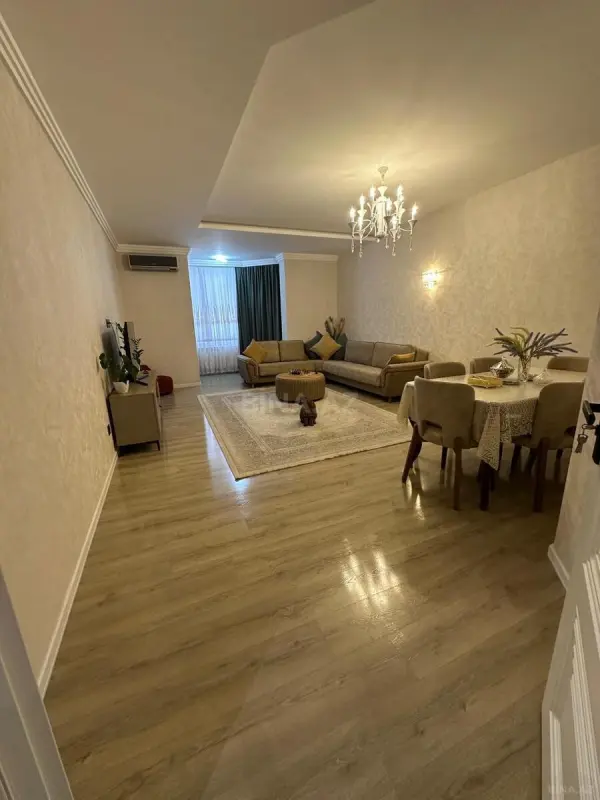 Satılır 3 otaqlı mənzil 154 m²