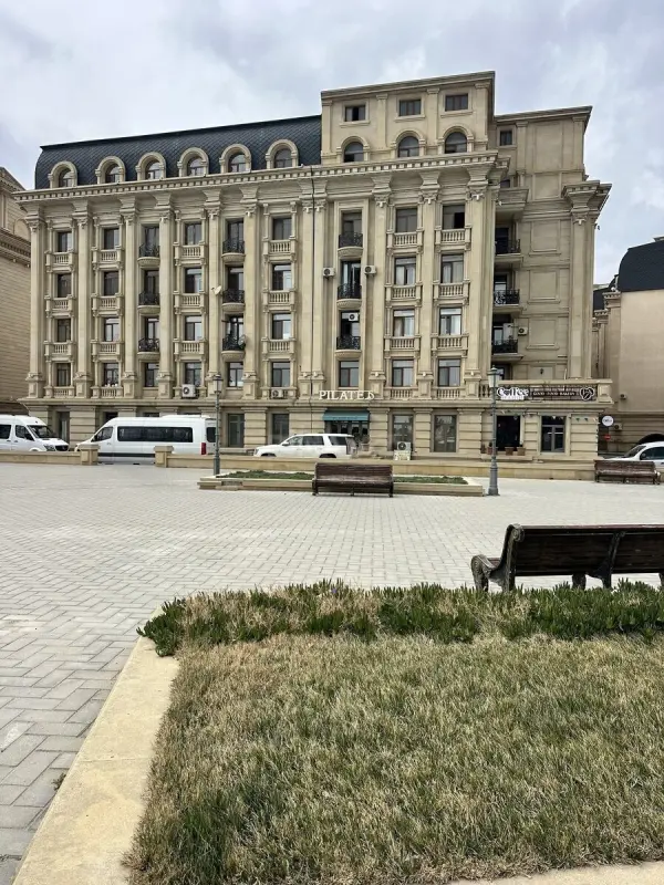 Satılır 4 otaqlı mənzil 95 m²