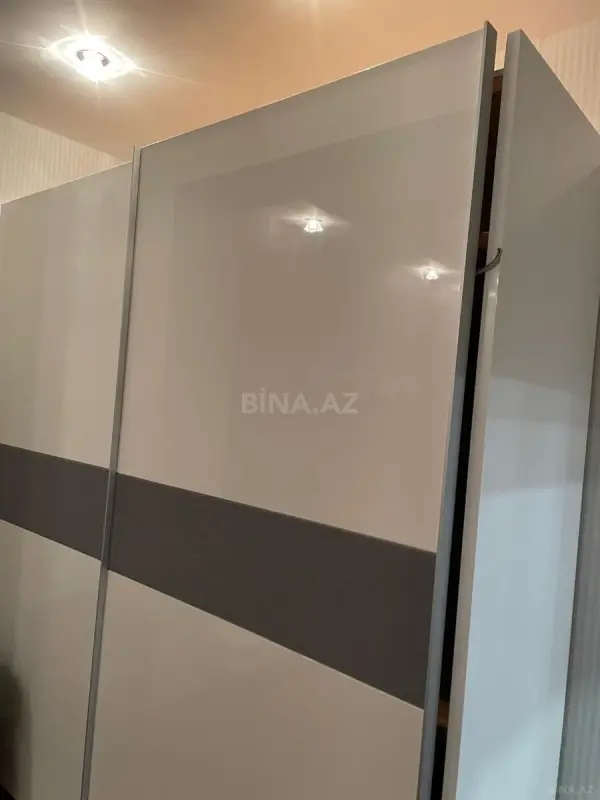 Satılır 4 otaqlı mənzil 210 m²