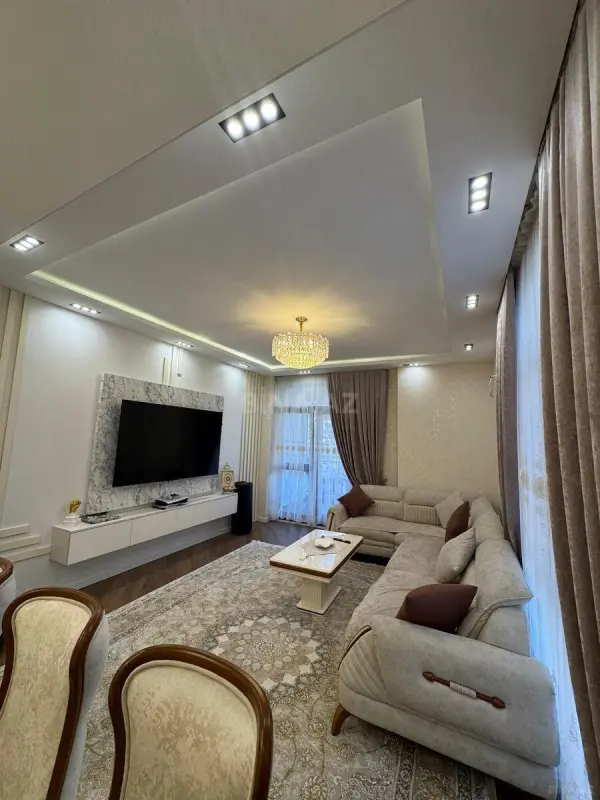 Satılır 4 otaqlı mənzil 130 m²
