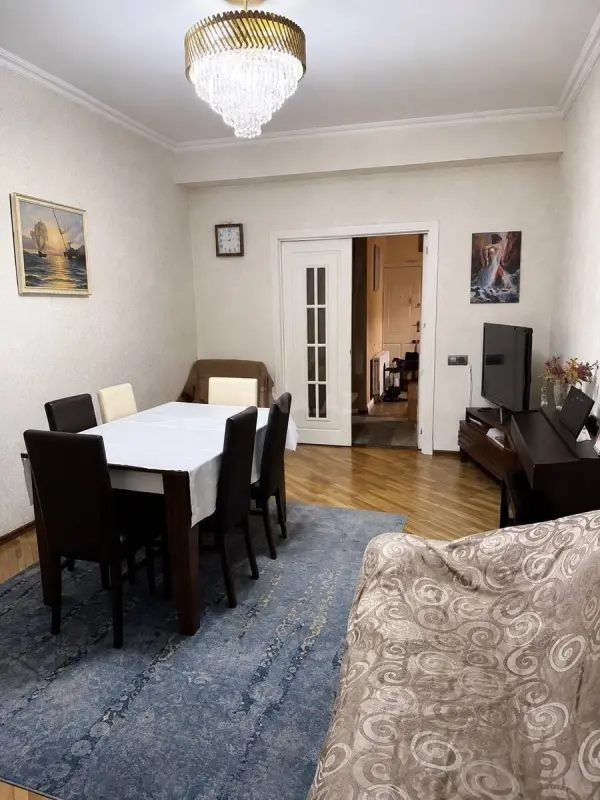 Satılır 3 otaqlı mənzil 130 m²