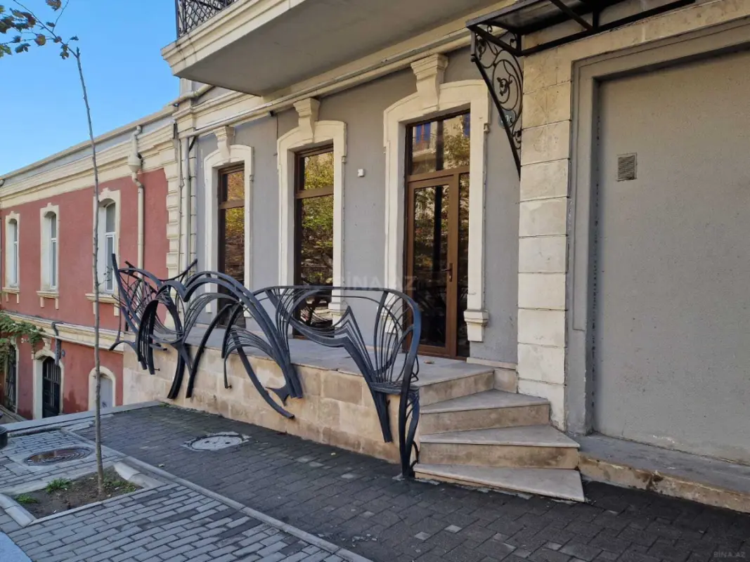 Kirayə verilir 7 otaqlı ofis 200 m²