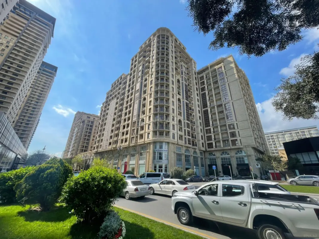 Kirayə verilir 4 otaqlı mənzil 225 m²