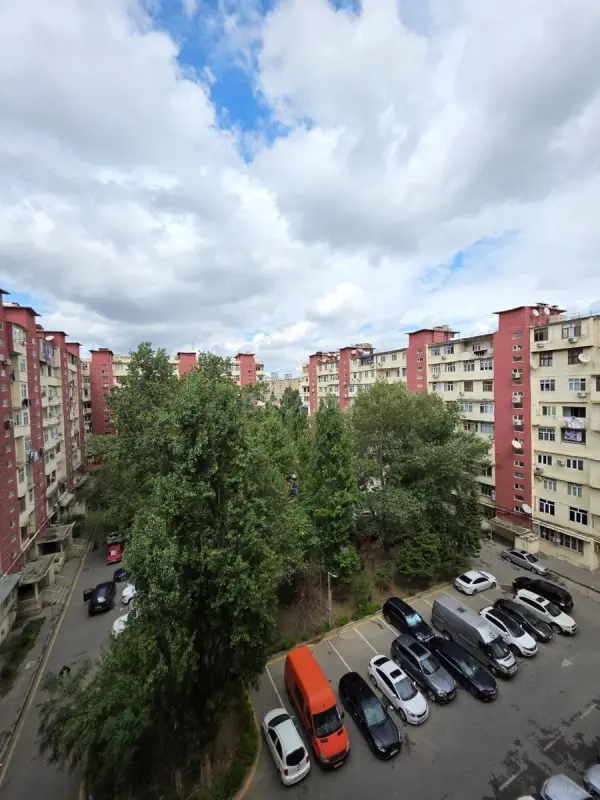 Satılır 4 otaqlı mənzil 110 m²