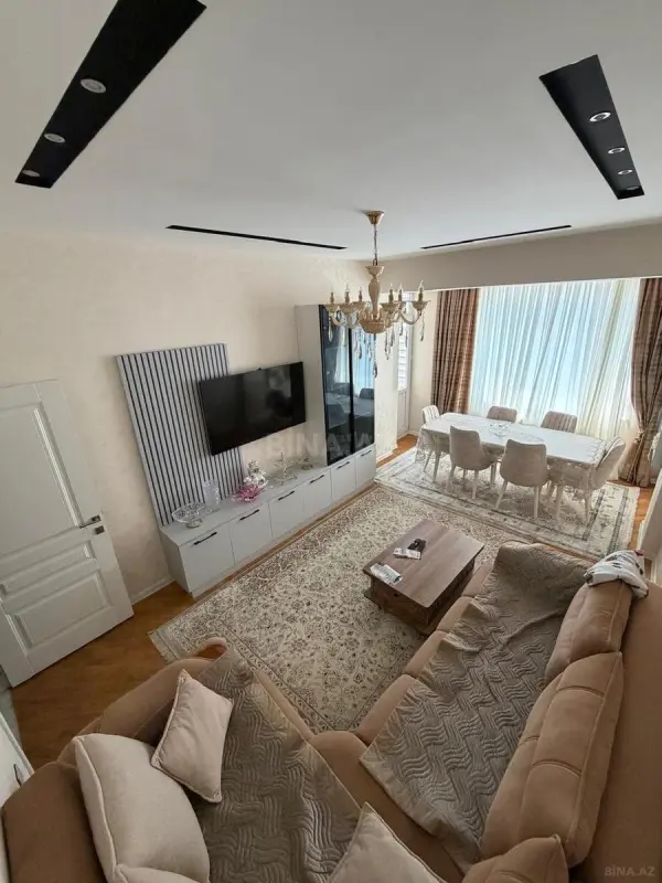 Satılır 2 otaqlı mənzil 81 m²
