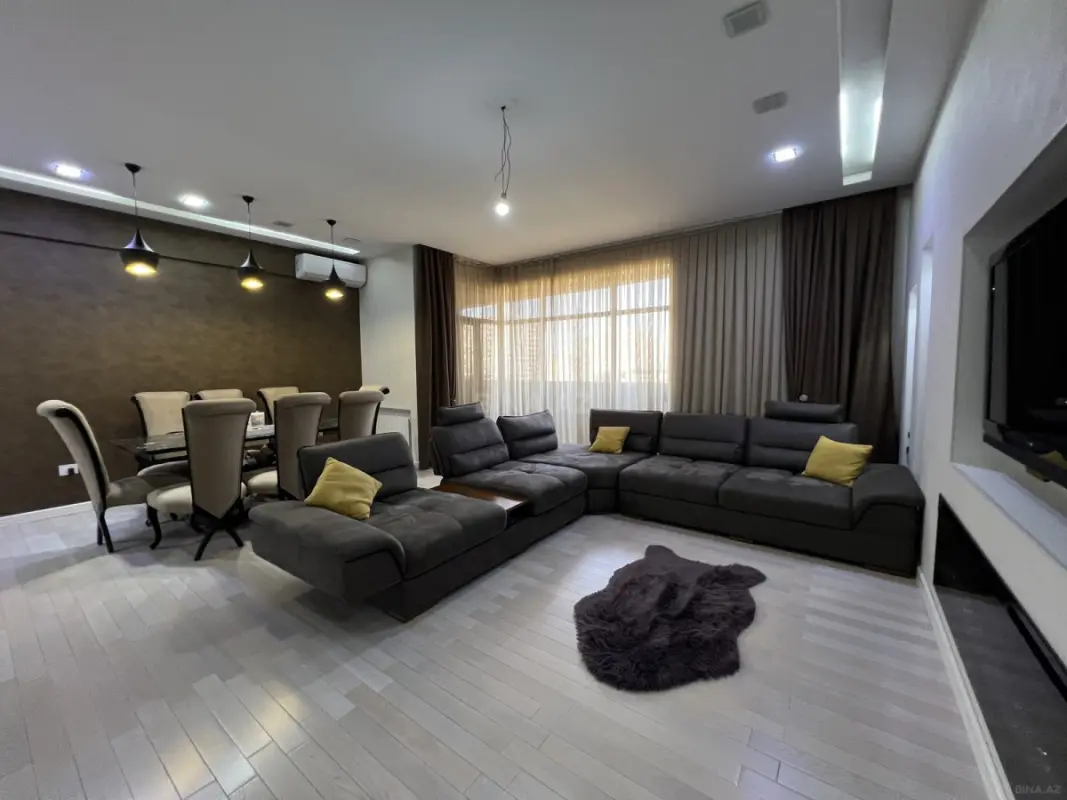 Satılır 3 otaqlı mənzil 150 m²