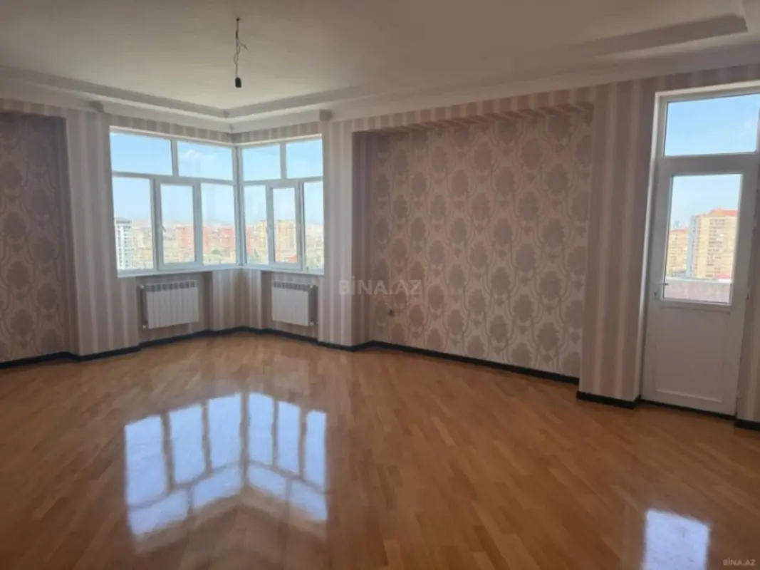 Satılır 4 otaqlı mənzil 150 m²